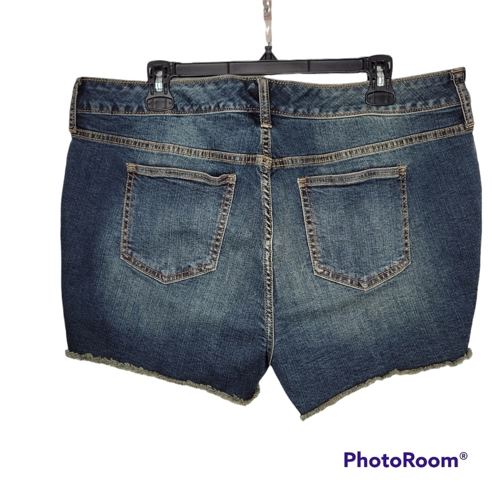 TORRID Skinny Short Short - Picture 5 of 6